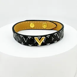 Designer Bangle Leather Armband High Quality Gift Black Design Syckel för kvinnor Luxury Love Gold Wedding Party Love Jewelry