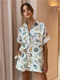 Kvinnors tvåbitar byxor Sea Fish Printed Shirts Shorts Suit Female Holiday Lapel Single Breasted Short Sleeve Loose Top Elastic Midje Pants Set 2 Pieces 230808