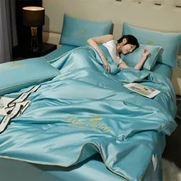 Conjuntos de roupa de cama bordados verão cool colcha sedosa respirável queen colchas resfriamento edredom conjunto de cama gelo rayon cobertor fornecimento têxtil 230809