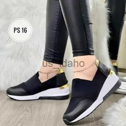 Klänningskor Kvinnor skor trend 2023 Autumn Fashion Tennis Slip-on Casual Sneaker Platform för kilar som kör lyxdesigner Ladies Loafers J230808