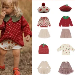 Pullover KS Kids Sensters لطيف طفل سوبر جميل الشتاء العلامة التجارية تصميم الفراولة ملابس ولباس فتاة دافئة 230809