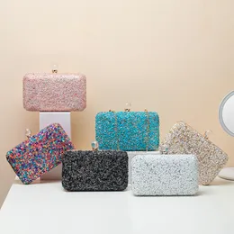 Kvällspåsar väska för kvinnor multicolor purses designer lyxhandväskor sten dekoration damer hand pärla hasp lila sling 230809