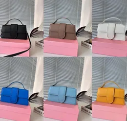 高品質のLuxurysJaquemus Bags Le Bambino Bag Crossbody Designer Bags Raphia Handbag Women's Bag