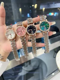 2023 Fashion squisito quadrante con diamanti 32mm orologio da donna semplice orologio alla moda squisito orologio da temperamento socialite