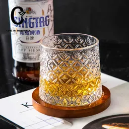 Creativo bicchiere di whisky rotante personalità addensata bicchiere bicchiere di vino bicchiere di vino straniero birra tazza di decompressione HKD230809