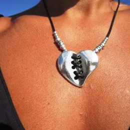 Hänghalsband vintage etnisk hjärtmetallhalsband för kvinnor stam läder smycken silver färg choker party tillbehör
