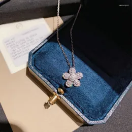 Teryaklar sevimli çiçekler gümüş renk mini floret kakma zirkon kolye kolye kız için kısa zincir Alerji Jewelr'ı önlemek