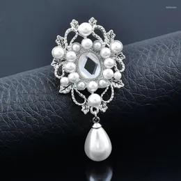 Brooches LEEKER Korean Fashion Teardrop Pearl Brooch For Women Vintage Pins Wedding Accessories Jewelry 2023 039 LK6