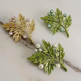 Brooches 2023 Real Pin Broche Quick Sell All-in-one Goddess Small Fragrant Leaf Bouquet Fine Brooch Lacquer Artificial Water