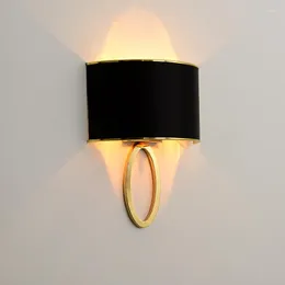 Vägglampa tyg lampskärm vardagsrum lampor e27 guld krom metall sconce för sängplats matgång modern atmosfär