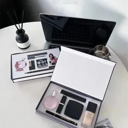 2022 High Brand Make-up-Set 15 ml Parfüm Lippenstifte Eyeliner Mascara 5 in 1 mit Box Lippen Kosmetikset für Frauen Geschenk Schnelle Lieferung