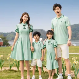 Family Matching Outfits Summer Family Outfits Mum Daughter Cheongsam Dresses Dad Son T-shirt Shorts Holiday Couple Lovers Matching Clothes R230810