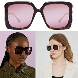 2023 Hot New Luxury Designer Brand Rectangular Frame Solglasögon är gjorda av mörkbrun injektion formad plast och glänsande guldmetall med sammankopplad G-utskärning G1324