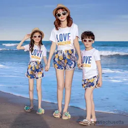 Abiti abbinati in famiglia Abiti abbinati in famiglia Summer Beach Mum Dad Son Cottont-Shirt Shorts Coppia abbinata per le vacanze R230810
