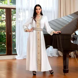 エスニック服ホワイトドレス女性イスラム教徒のイードベルトアバヤパーティーイブニングガウンインナーサウジアラブアラブの金レース刺繍ジャラビヤモロッコカフタン