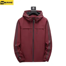 Mensjackor Bomber Jacket Spring and Autumn Fashion Longsleved Windproect Short Male Windbreaker Cappotto dragkedja utanför rockarna 230810