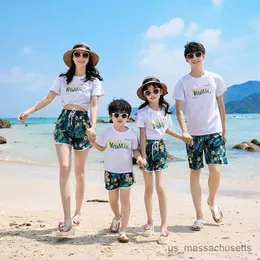 Abiti abbinati in famiglia Abiti abbinati in famiglia Summer Beach Mum Dad Dad Son T-shirt Pants Coppia Outfit abbinata per viaggi R230810