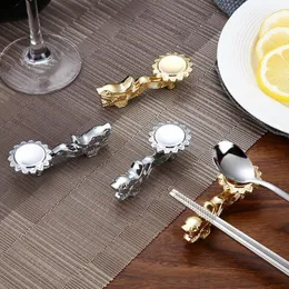 Chopsticks toppklasseglegering Silver och guldfärg Dragon Shapstick Holder Rest Decoration för tabell F20233793