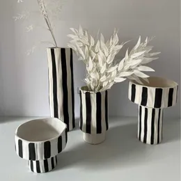 Handicraft Ornaments Black and White Striped Ceramic Vase Wide Mouth Flowerpot Geometric Pattern Flower Arrangement Porcelain HKD230810