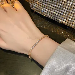 Braccialetti di fascino lucido pieno di bracciale in acciaio inossidabile zircone per donne 2022 Nuova moda Regali di gioielli a bracciale oro oro regolabile in oro