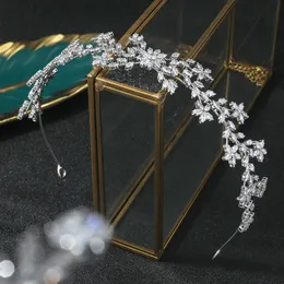 Biżuteria do włosów ślubnych Ycdzwwl Crystal Floral Headpiece Elegancka Tiaras Bride Cubic Zirconia Akcesoria dla 230809