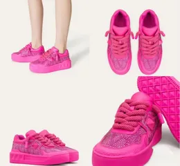 Klassisk V Luxury Brand Designer Shoes Nya färger Anpassade Cowhide Shoes Nya Casual Shoes PP Series Barbie Pink Par Shoes Factory Shoes