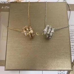 Другие ювелирные изделия устанавливают высококачественные женские дизайнерские серьги ожерелье простые v браслет титановый сталь роскошь сердце любовь подвесные модные украшения