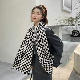 Scarves OMEA Twist Knit Scarf Women Winter Accessories Black and White Chessboard Plaid Patchwork Scarf Luxury Fashion Shl Geometric