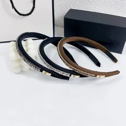 Marken -Designer -Buchstaben Crystal Stirnband Klassiker einfacher Retro Frauen Haar Hoop Luxus Reise Party Head Accessoires
