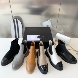 Designer C di alta qualità 2023 Stivali di Chelsea per profumi piccoli stivali medi -vecchi aggiungi stivali con tallone spesso in pelle