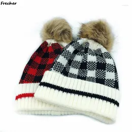 ベレット快適な暖かい帽子2023ファミリー冬の帽子格子縞のウール編み帽子サンタクロースクリスマスビーニーポンポムヘアボールヘッドウェア