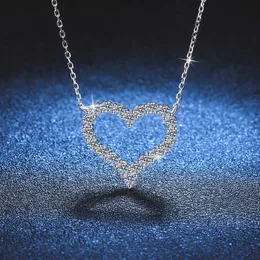 豪華なTIFFファッションブランドジュエリーTファミリースタイルのクラビクルチェーンS925シルバーメッキPT950 MOSSAN DIAMOND NECKLACE MEMALE LOVE LOVE LOVE STONE PENDANT品質