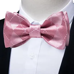 Bow Ties Man Wedding Party 남자를위한 클래식 핑크 격자 무늬 셀프 넥타이 보우 틸