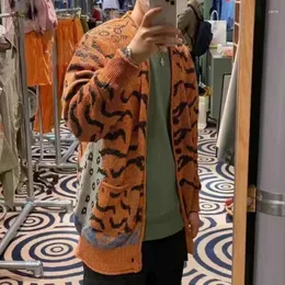 Мужские свитера Японский винтажный свитер мужчина мужчина харадзюку повседневное тигр и леопардовый принт с длинным рукавом свободный v-образный женский вязаный кардиган