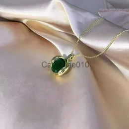 Hänge halsband 18k titanstål halsband mormor grön diamant hänge fashionabla och trendig design rostfritt stål temperament krage kedja j230