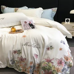 High-end Bedding Set Luxury Flowers Embroidery Quilt/Duvet Cover White Egyptian Cotton Bedspread Flat Bed Sheet Linen Pillowcases Home Textile Queen King Size