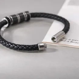 Designer Rovski Luxury Top Jewelry Accessories Element Dembling Black Leather Rep Enkla älskare Armband Kvinnlig Magnetknapp Överföring Pärlor Giftarmband