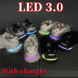 Casual toppkvalitativ 3.0 LED-skospår Kvinnor Herrspår Sneaker Lighted Gomma Leather Trainer Nylon Printed Platform Sneakers Men 06i2
