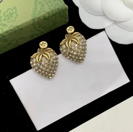 Exquisite Designer Stud Earring Letters Crystal Rhinestone Strawberry Earrings 925 Silver Needles Anti-Allergic Women Ladies Weddings Party Jewelry Gifts