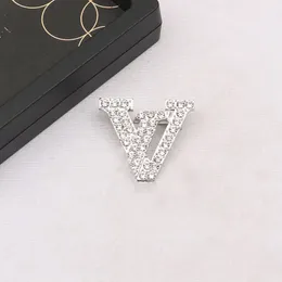 여성 보석 브로치 매력 트렌디드 브로치 핀 디자이너 브랜드 편지 Gold Silver Plated Inlay Crystal Pearl Marring Party Gift Accessorie 20Styles