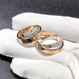 Designermärke smycken kvinnor ringar män ringar mode smycken klassisk stil crossover ringar med diamanter engagemang jubileum tillämpligt bra