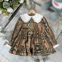 Projektantka ubrania dla niemowląt Girl Lapel Sukienka Autumn Long Rleeve Rzeź w rozmiarze 100-150 cm wielokolorowa spódnica dziecięca w kratę