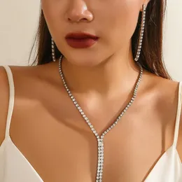 Orecchini di collana set 2023 Luxury geometrico zircone rinestone goccia femminile nuziale nuda golf di cristallo a catena