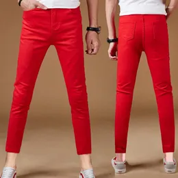 سروال الرجال 2023 جينز جينز نحيف القلم الرصاص تمتد قدمًا كوريا حمراء حمراء سراويل مراهقة عالية الخرق