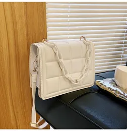 イブニングバッグは女性用クロスボディミニ2023トレンド財布とハンドバッグスモールショルダーメッセンジャーバッグPUレザーハンドバッグソリッドカラー