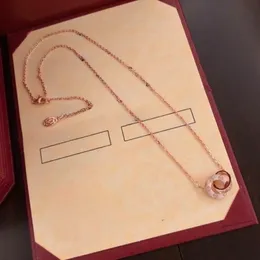 colar de designer designer para mulheres colar de trevo Elegante temperamento aristocrático luxo sentido de pingente liga de aço de titânio feminino 43cm colar feminino