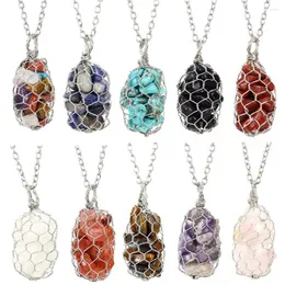 Anhänger Halsketten 5pcs natürliche Chipsteinperlen in Drahtpackungsnetzbagentasche Agaten Quarz Amethysts für Frauen Schmuck