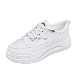 White shoes women's 2022 spring thick bottom heightening Korean version casual slimming board shoe sports shoe oo1