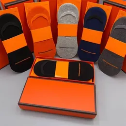 Socke für Männer und Frauen Luxus Baumwollsocker klassischer Designer Männer Socken komfortable 5 Paare zusammen hochwertiger beliebter Trend mit Box