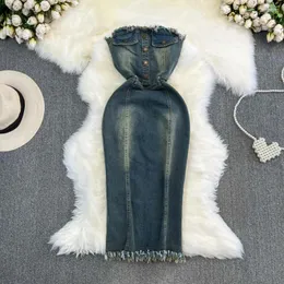 Casual klänningar skummina vintage stil kvinnor stropplösa jeans klänning sommar sexig ärmlös hög midja smal rygg split bodycon midi denim